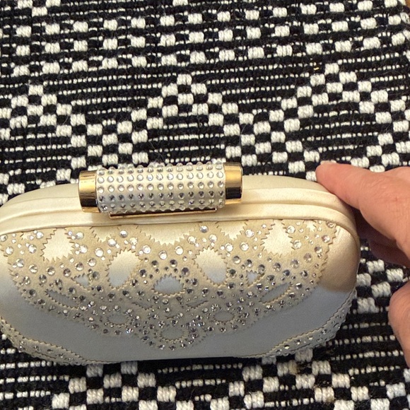Bagdley Mischka clutch evening bag - Picture 6 of 6